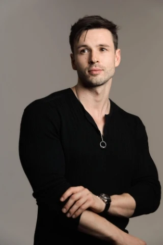 Nik Andrews