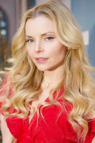 Izabella Miko
