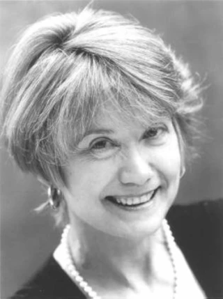 Lesley Staples