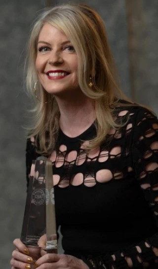 Julie Ashton