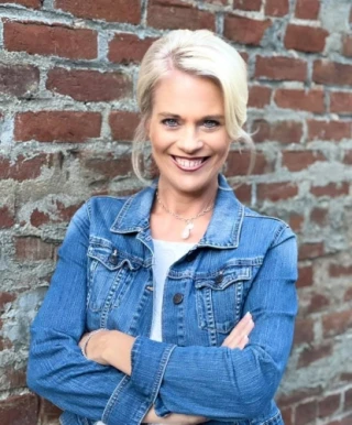 Jennifer Stolo