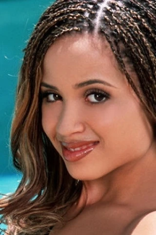 Simone Claire