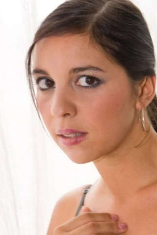 Salma De Nora