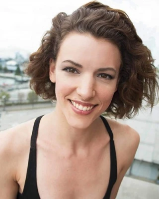 Aline Mayne