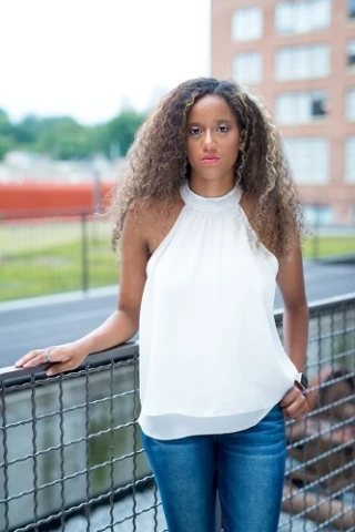Elizabeth G Smith
