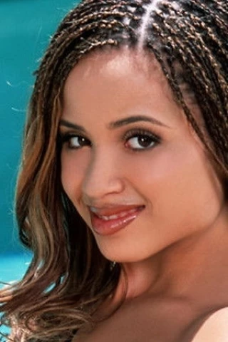Simone Claire