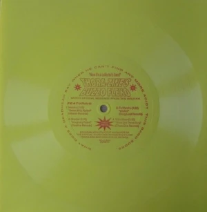 Thora-Zine's Buzzo Flexo