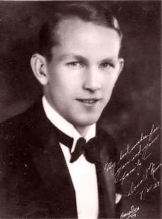 Donald Novis