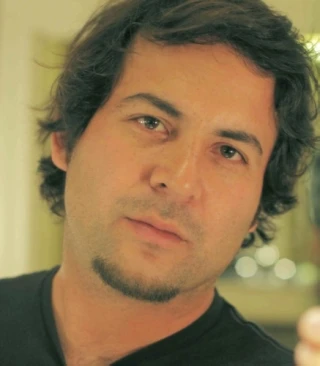 Andrew Molina