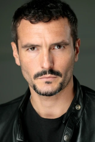 Jonathan Drew