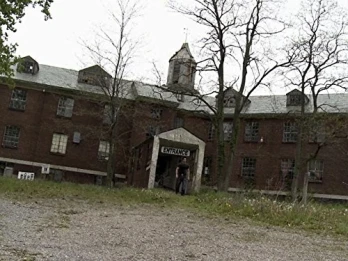 Rolling Hills Asylum & Overland Hotel