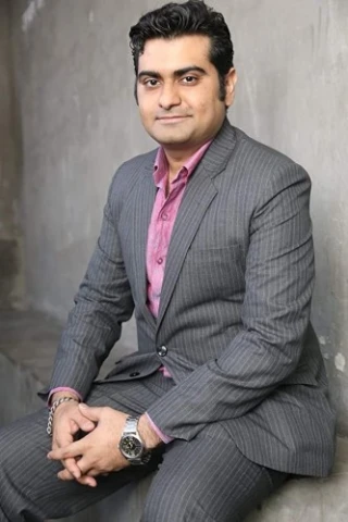 Akshay Kapoor