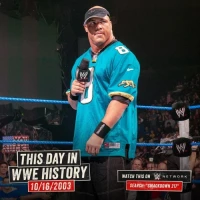 Angle mocks Cena