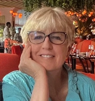 Shelley Rae Hinton