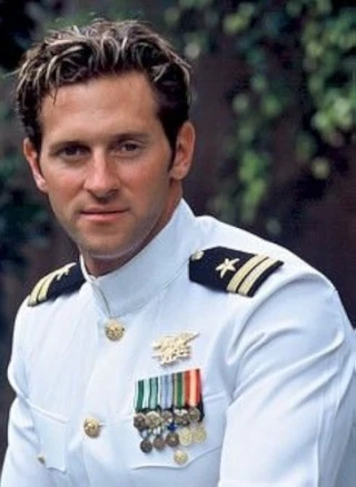 Cade Courtley