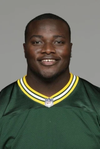 Montravius Adams