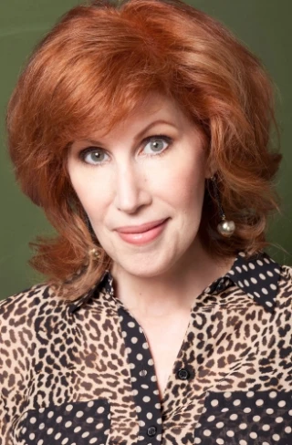 Simone Lazer