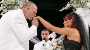 Kane & Lita's wedding brings chaos