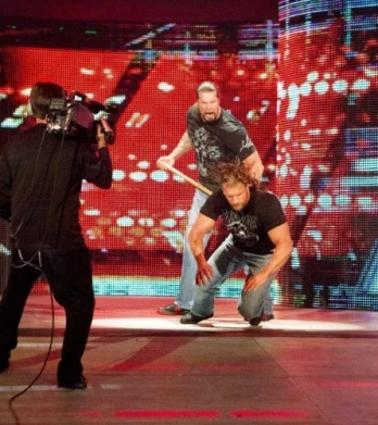Kevin Nash brings the hammer down
