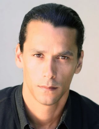 Dino Santiago