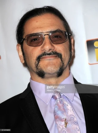 Larry L Andrews